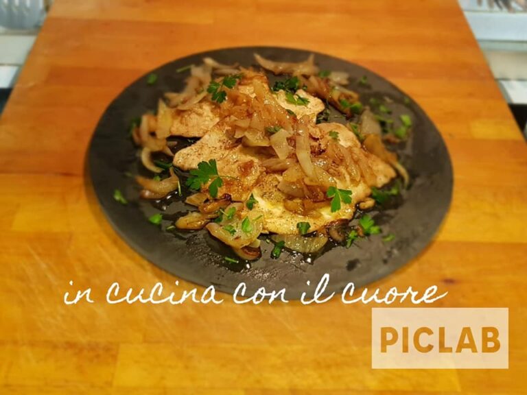 incucinaconilcuore-Petto-di-pollo-con-cipolle-0-768x576